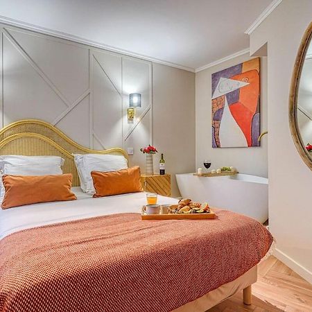 Eden Suite Paris La Defense กูร์เบอวัวร์ ภายนอก รูปภาพ