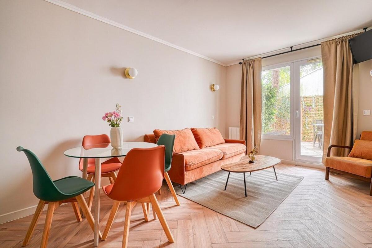 Eden Suite Paris La Defense กูร์เบอวัวร์ ภายนอก รูปภาพ