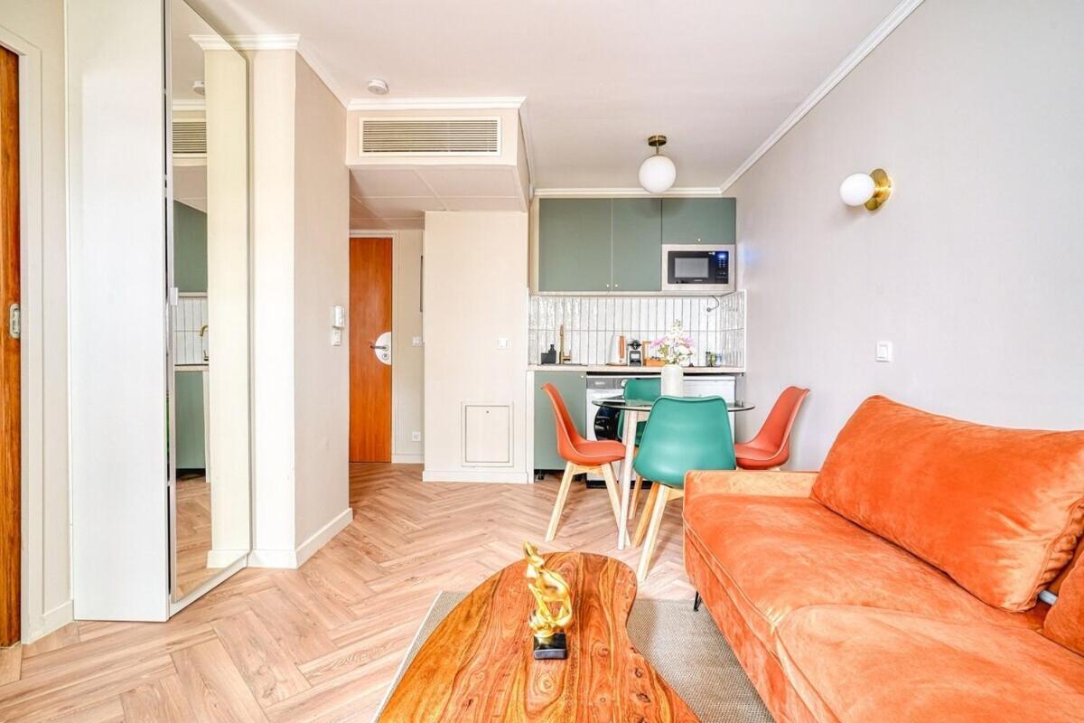Eden Suite Paris La Defense กูร์เบอวัวร์ ภายนอก รูปภาพ