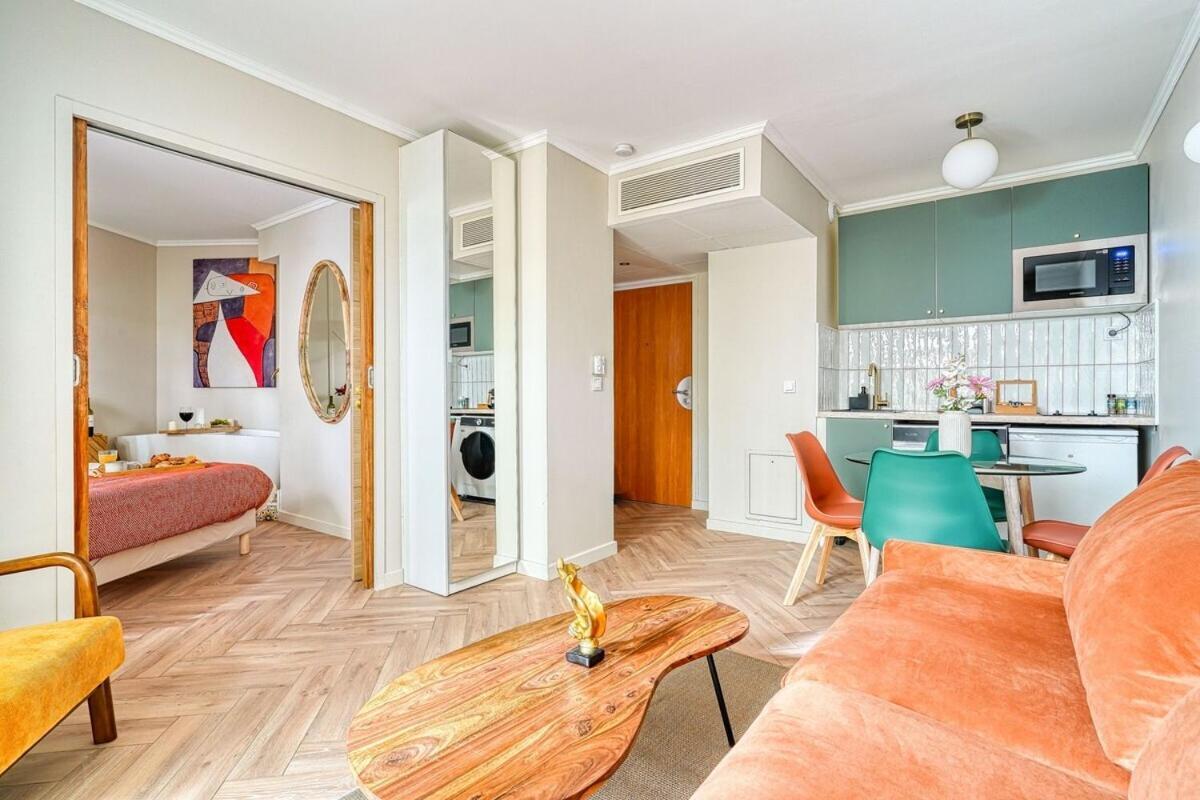 Eden Suite Paris La Defense กูร์เบอวัวร์ ภายนอก รูปภาพ