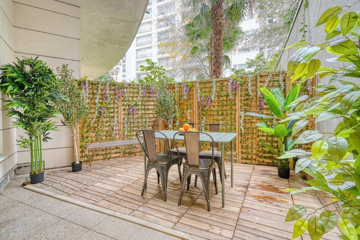 Eden Suite Paris La Defense กูร์เบอวัวร์ ภายนอก รูปภาพ